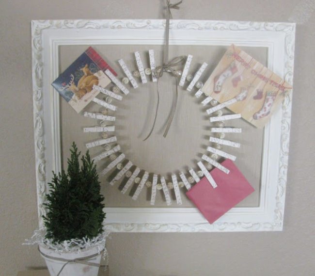 Frame wreath Christmas card holder idea